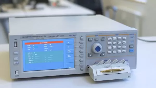 Máy đo kỹ thuật số LCR